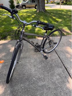 Giant Hybrid/Comfort Bike