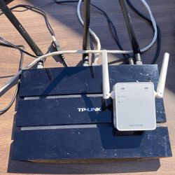 Router With Wi-Fi Signal Extender 