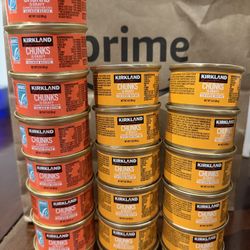 Kirkland Signature Cat Food Cans - Salmon & Chicken Chunks in Gravy