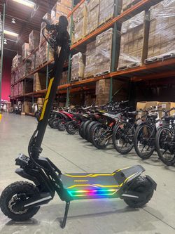 Electric scooter with big tires and big battery