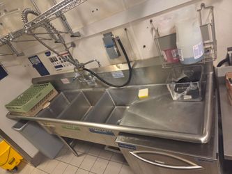 3 bay sink with sprayer