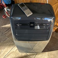 LG LP1215GXR 12 000 BTU. Portable Air Conditioner 