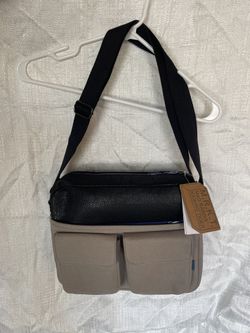 BRAND NEW Mad Rabbit Kicking Tiger Crossbody Bag