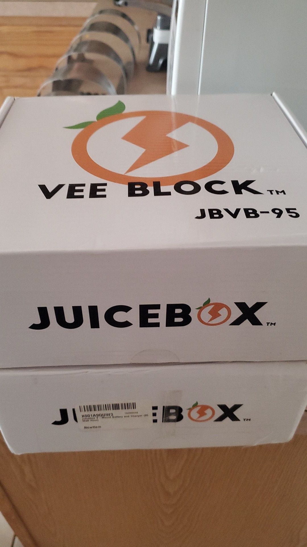 Brand new in box juicebox 95 watt hour batteries w/chargers (for use in recording equipment)