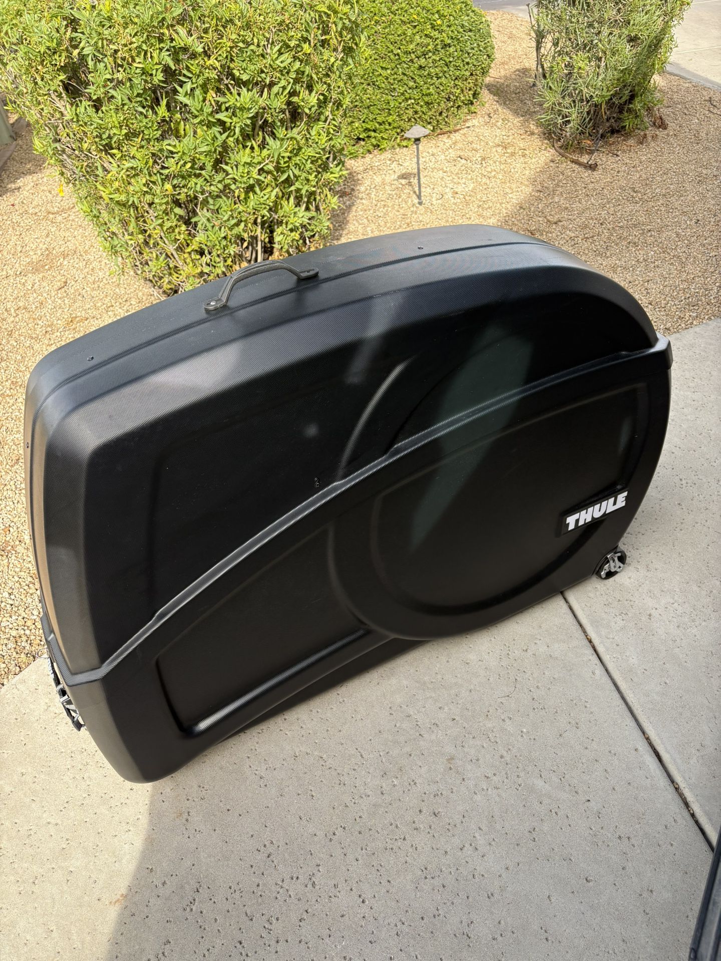 Thule Bike Case Round trip Transition Hard Shell Case With Built In Bike Stand