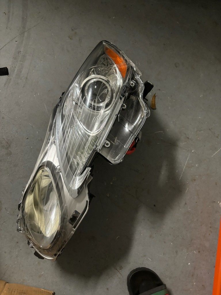 2006-2011 Lexus GS Headlight