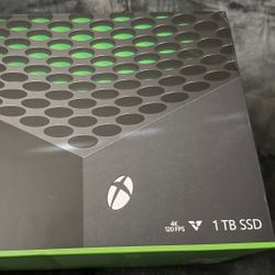 Xbox Series X 1TB SSD 4K 120FPS  BRAND NEW 