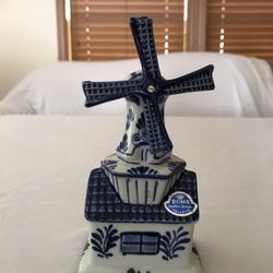   BOMA Music Box.