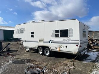 5th wheel project camper gutted