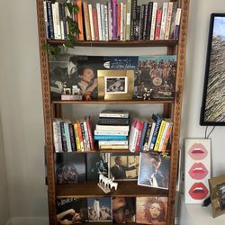 VINTAGE SOLID WOOD BOOKSHELF 