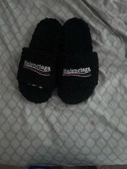 Black balenciaga slides