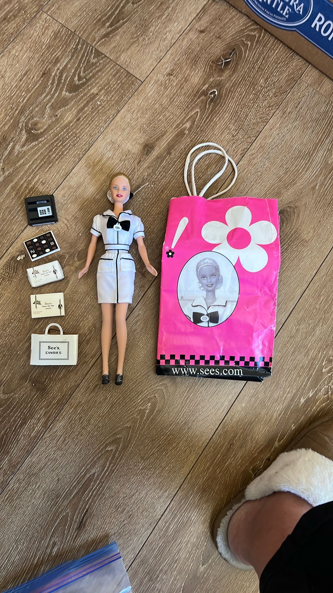 NEW 1999 SEES CANDIES Barbie-doll includes orig Bag But No Box
