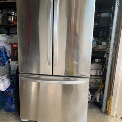 3 doors lg refrigerator in good condition for sale 