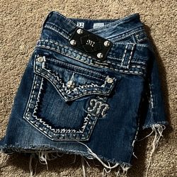 Miss Me Shorts Size 31