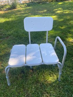 Wide adjustable shower bench