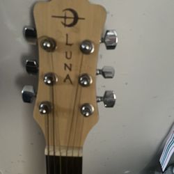 Luna Guitar Acoustic/electric 