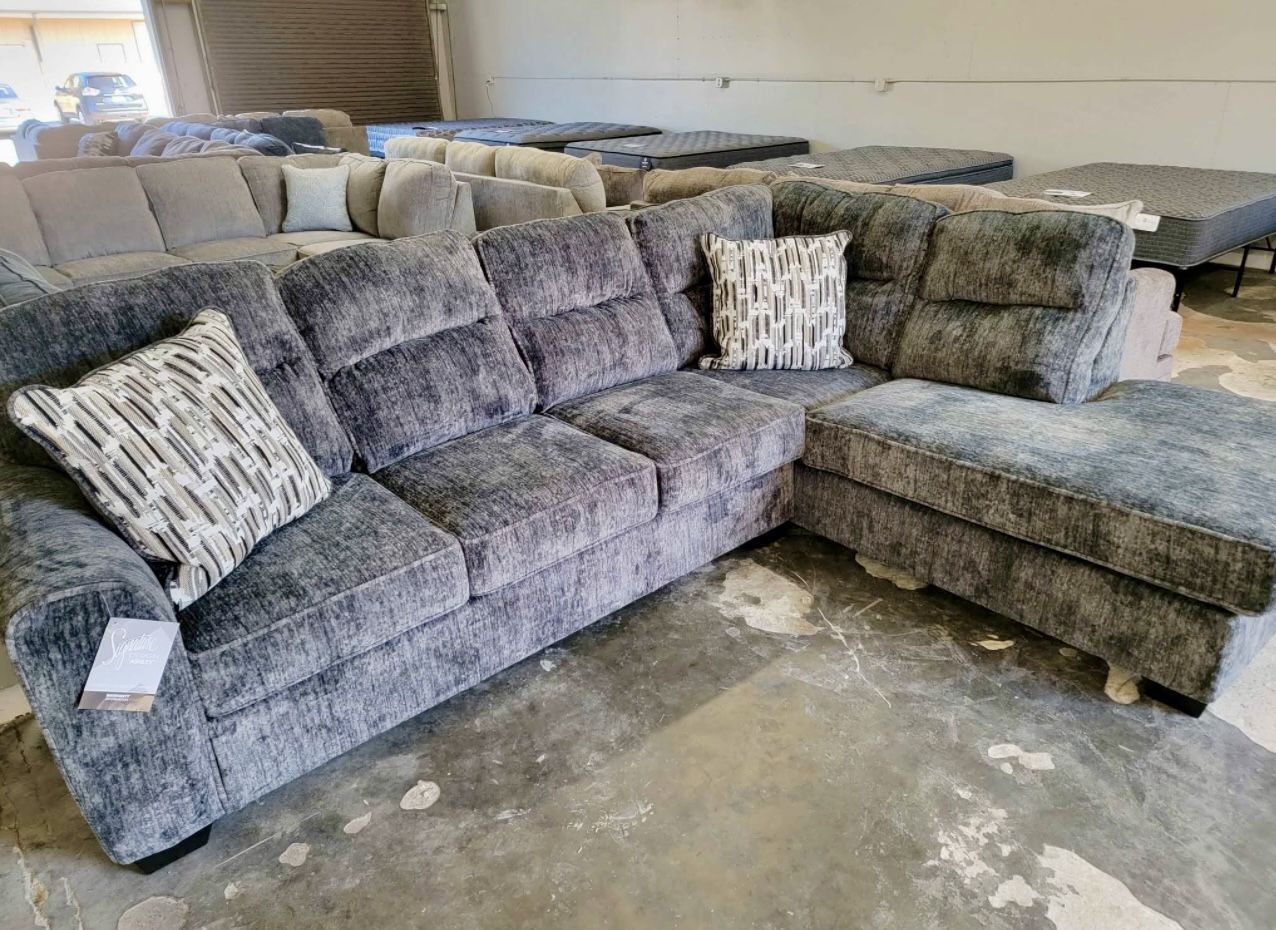 Huge savings on Sectionals, Sofa Chaises, Sofa, Loveseat, Beds & Brand-New Mattresses! Visit To Save Up To 40% Off All Brand Name Furniture!!