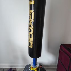LEKÄRO Punching Bag 70" with Boxing Gloves, Heavy Boxing Bag