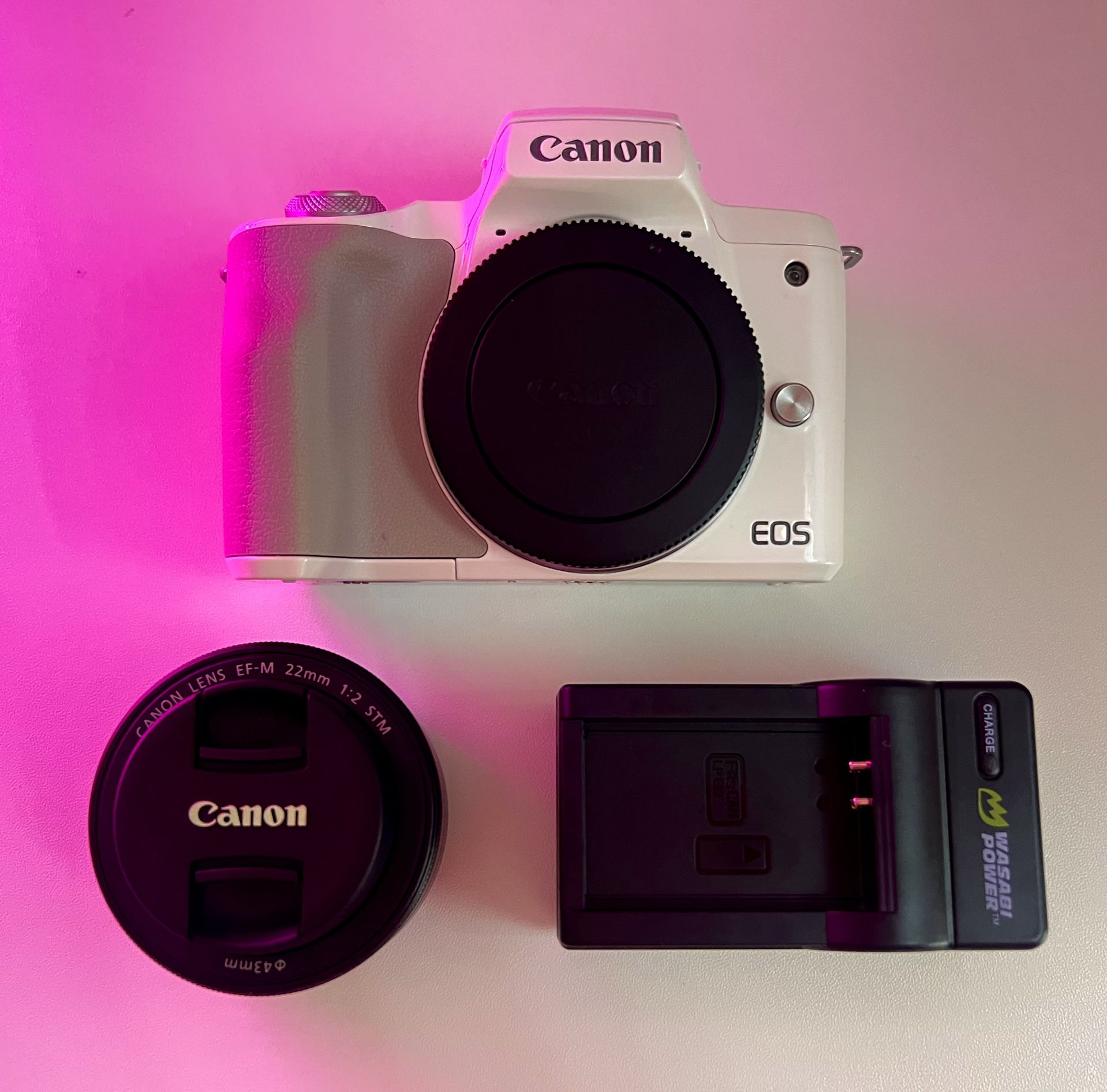 [NEED GONE!!] WHITE CANON CAMERA M50 + LENS and CHARGER
