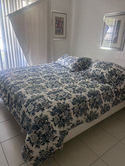 Ralph Lauren Bedspread & Shams