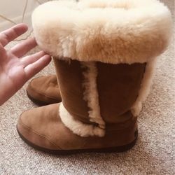UGG boots size 8
