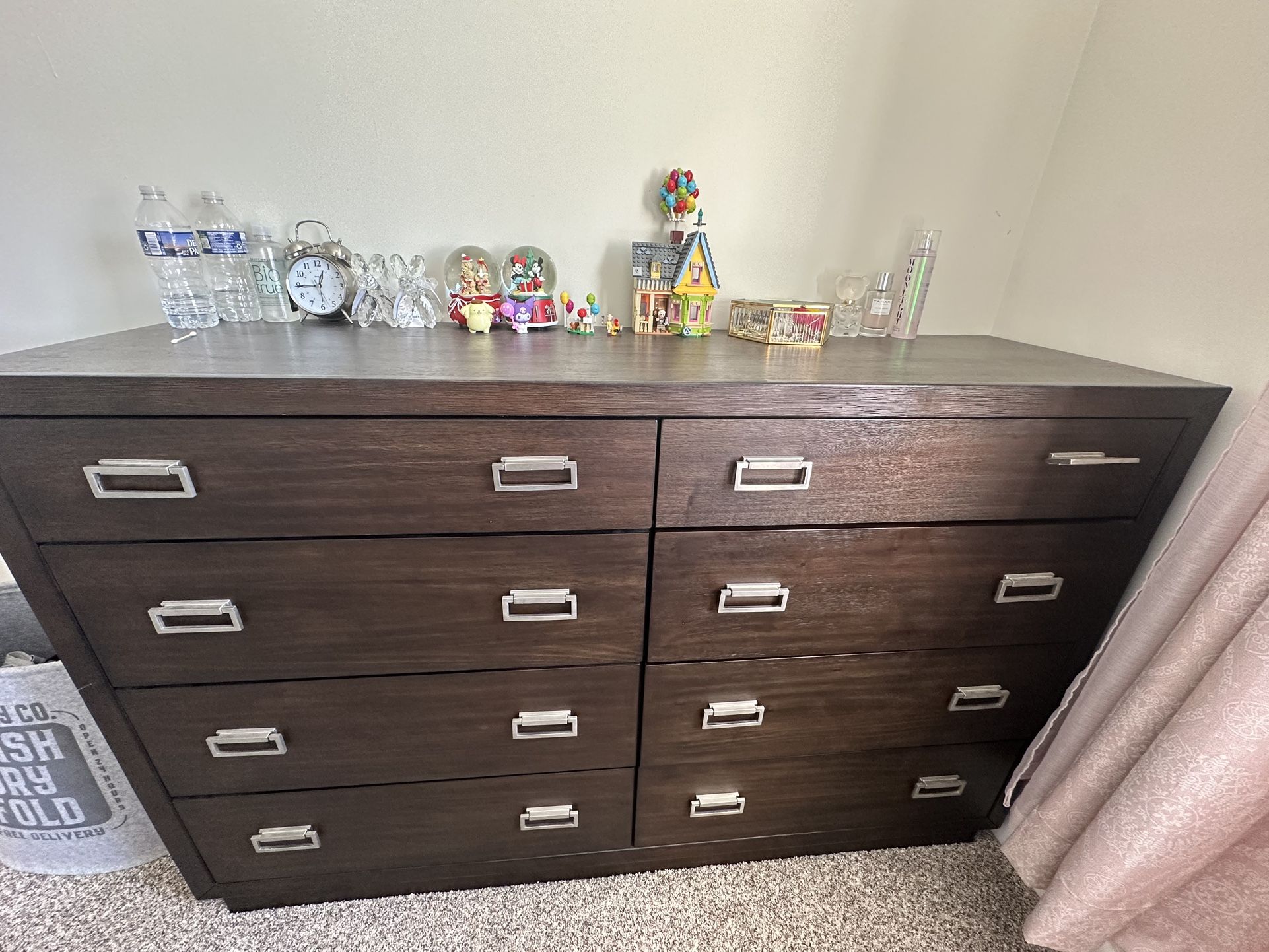 Eight-drawer Chest