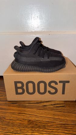 Yeezy 350 V2