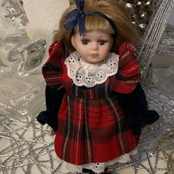 Vintage Beautiful Porcelain Doll 