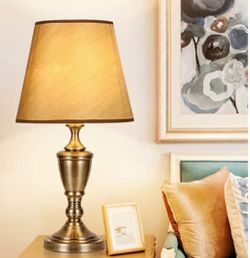Modern Retro Metal Table Lamp with Fabric Shade for Living Room, Bedroom, and Hotel Décor - E27 Table Lighting