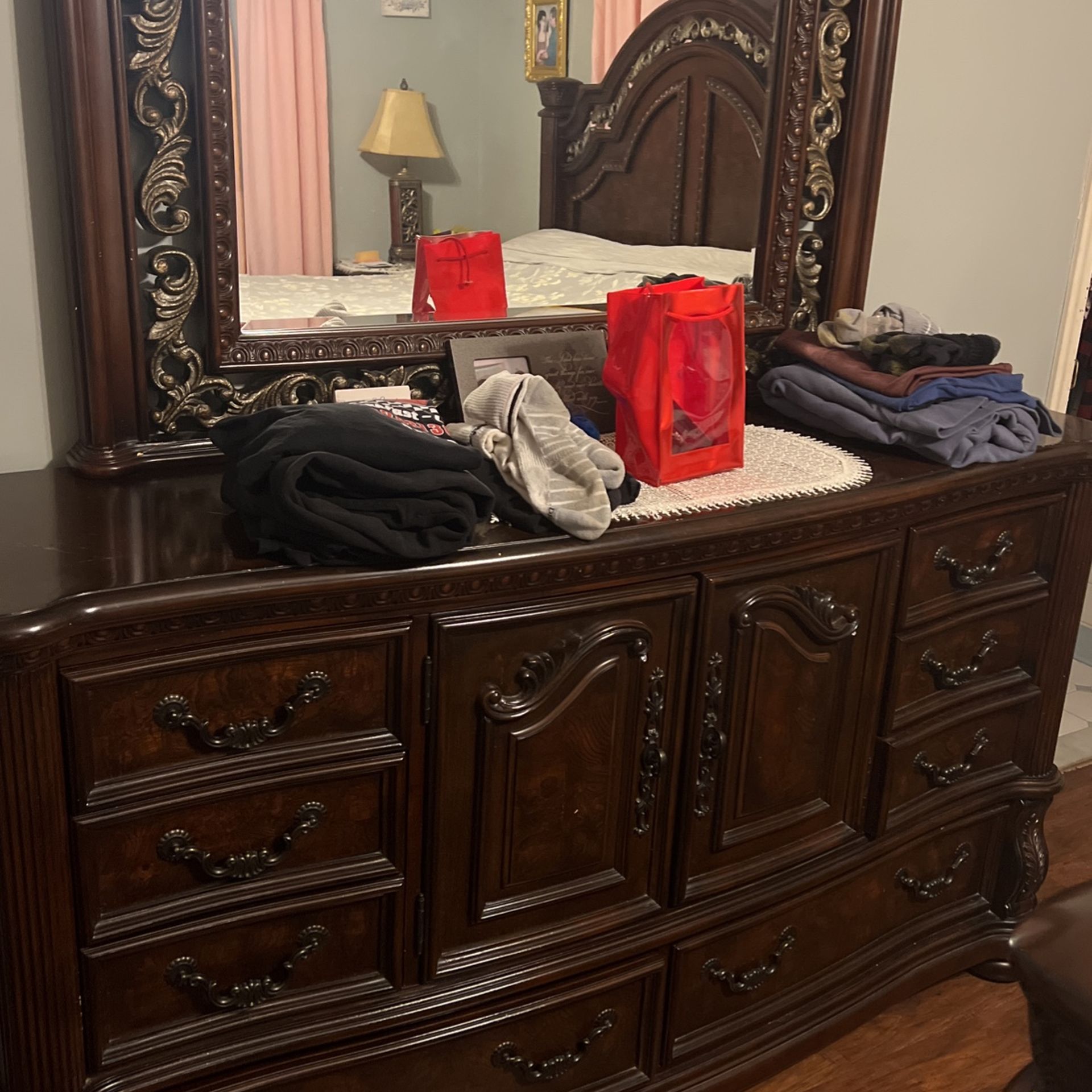 King Size Bedroom Set Mohogony Genuine Wood