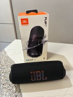 JBL Flip 7 Bluetooth Portable Waterproof Speaker - Black