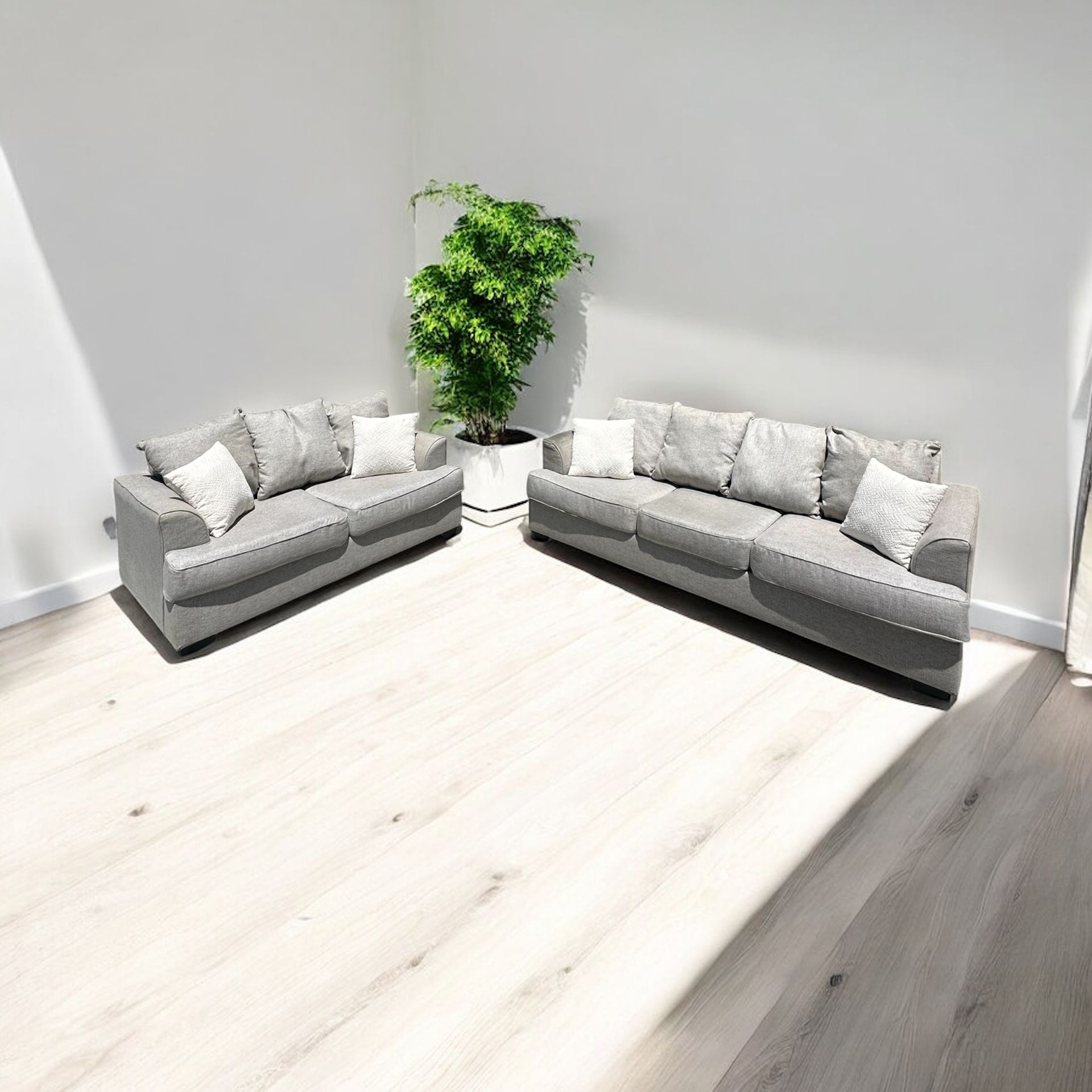 FREE DELIVERY! 🚚 Ashley Furniture Light Gray Sofa & Loveseat Set – Modern & Comfy
