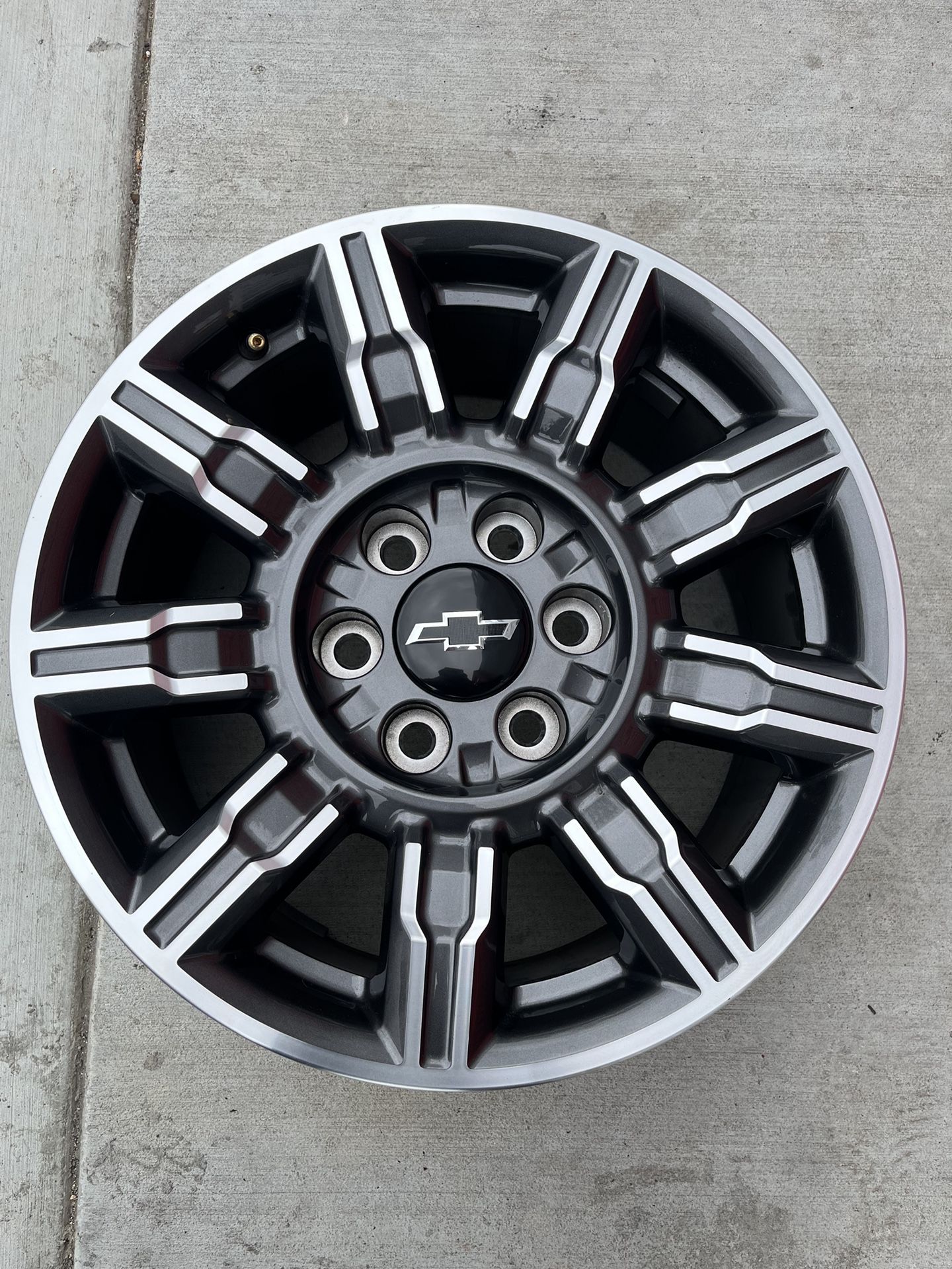 18 Inch Rims 2024 Gmc Sierra At4 Stock Factory Take Offs Wheels 6 Lug 6x5.5 Chevy