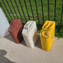 3 Jerry Cans
