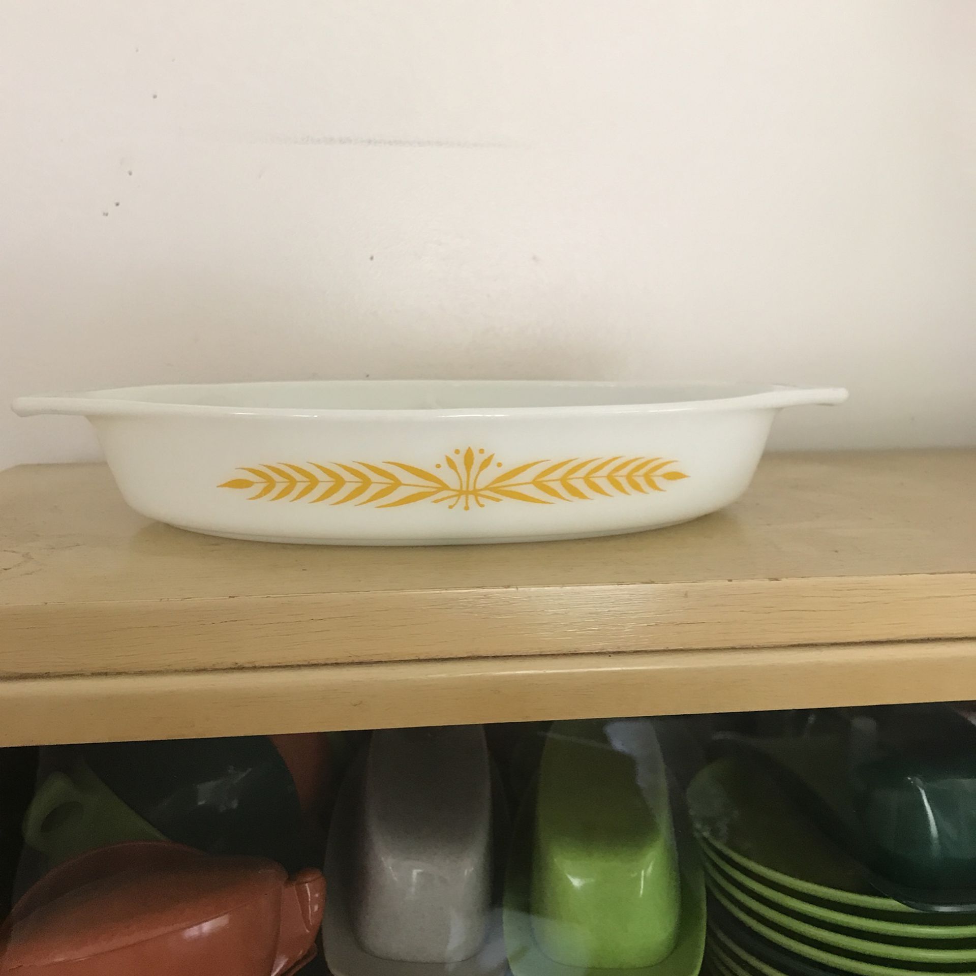 Pyrex Oval Divided Casserole Royal Wheat