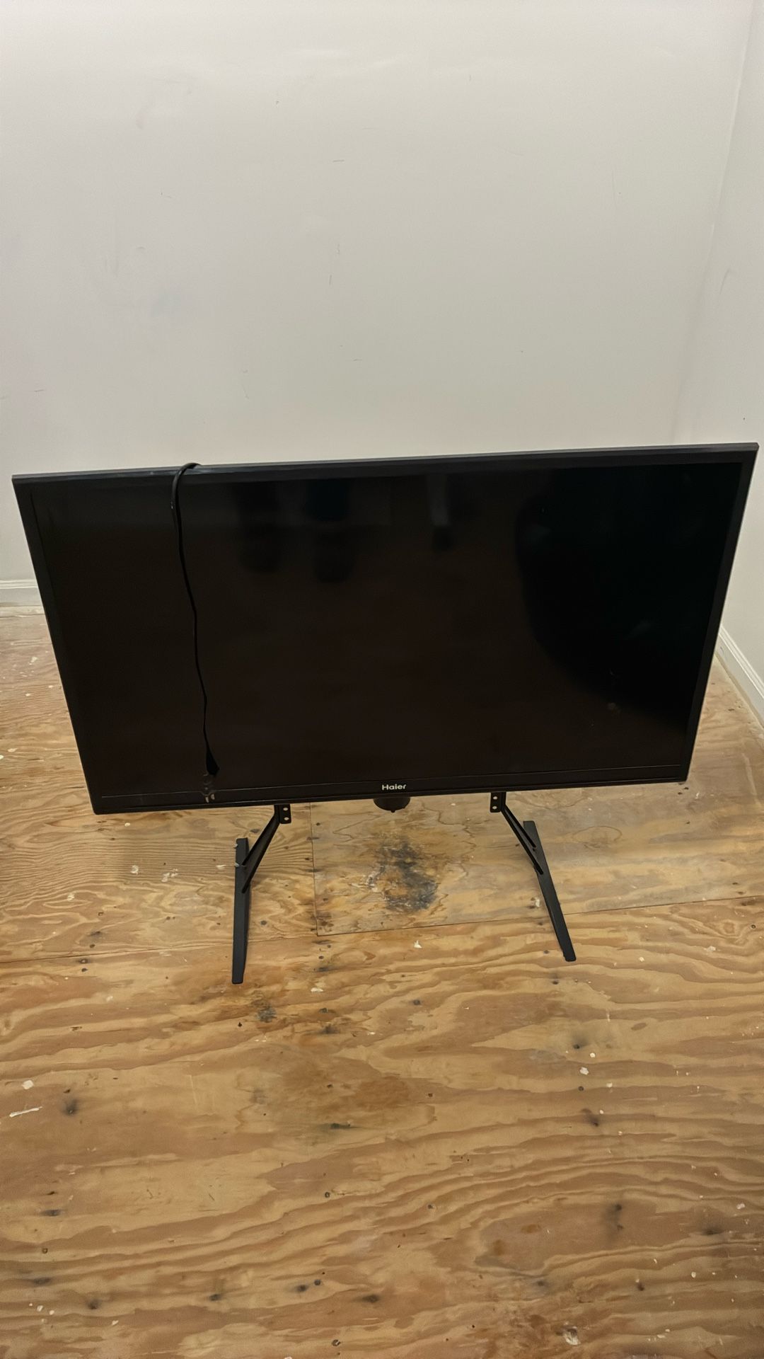 48” Haier T.v.