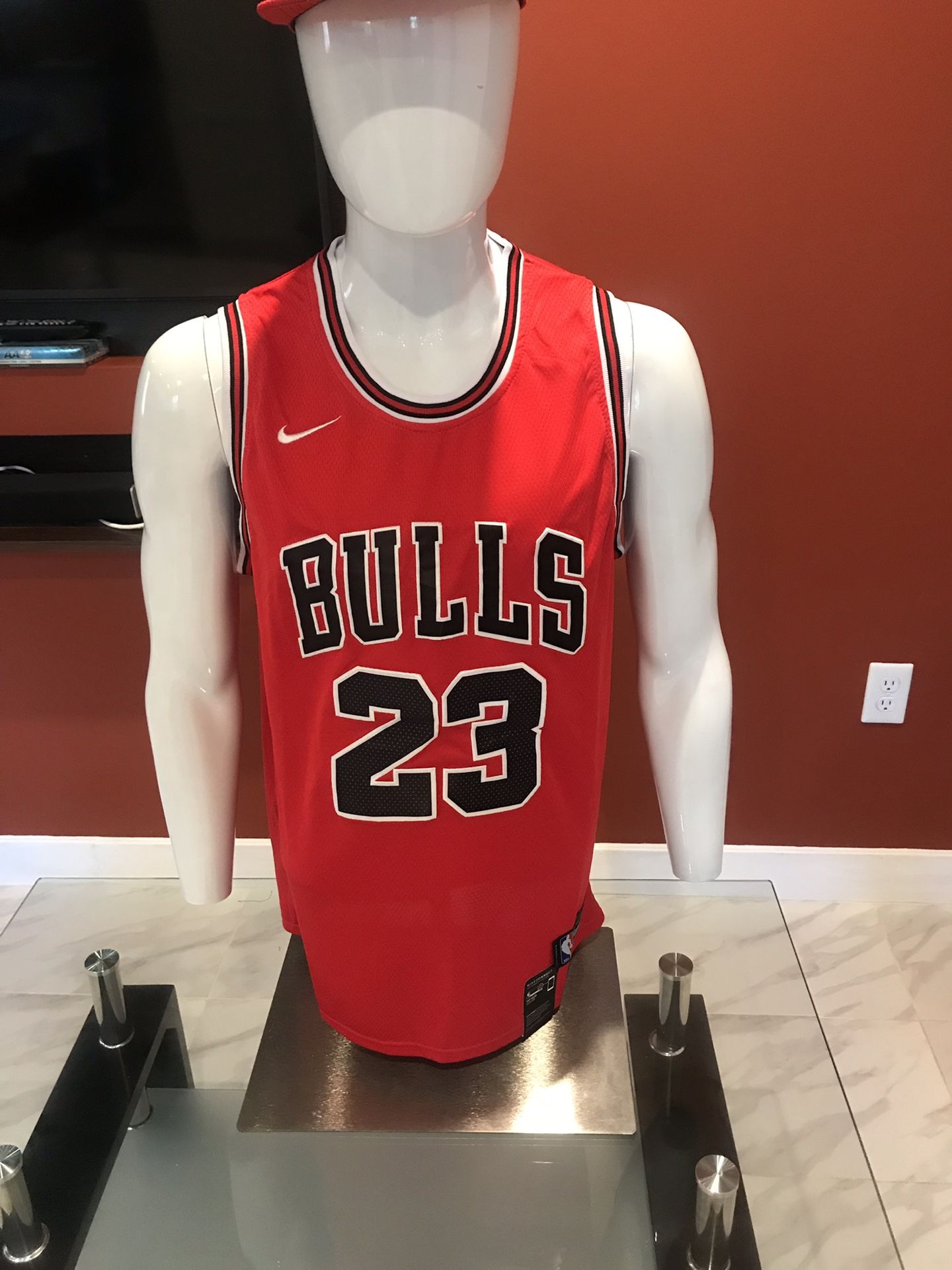 Jordan bulls red