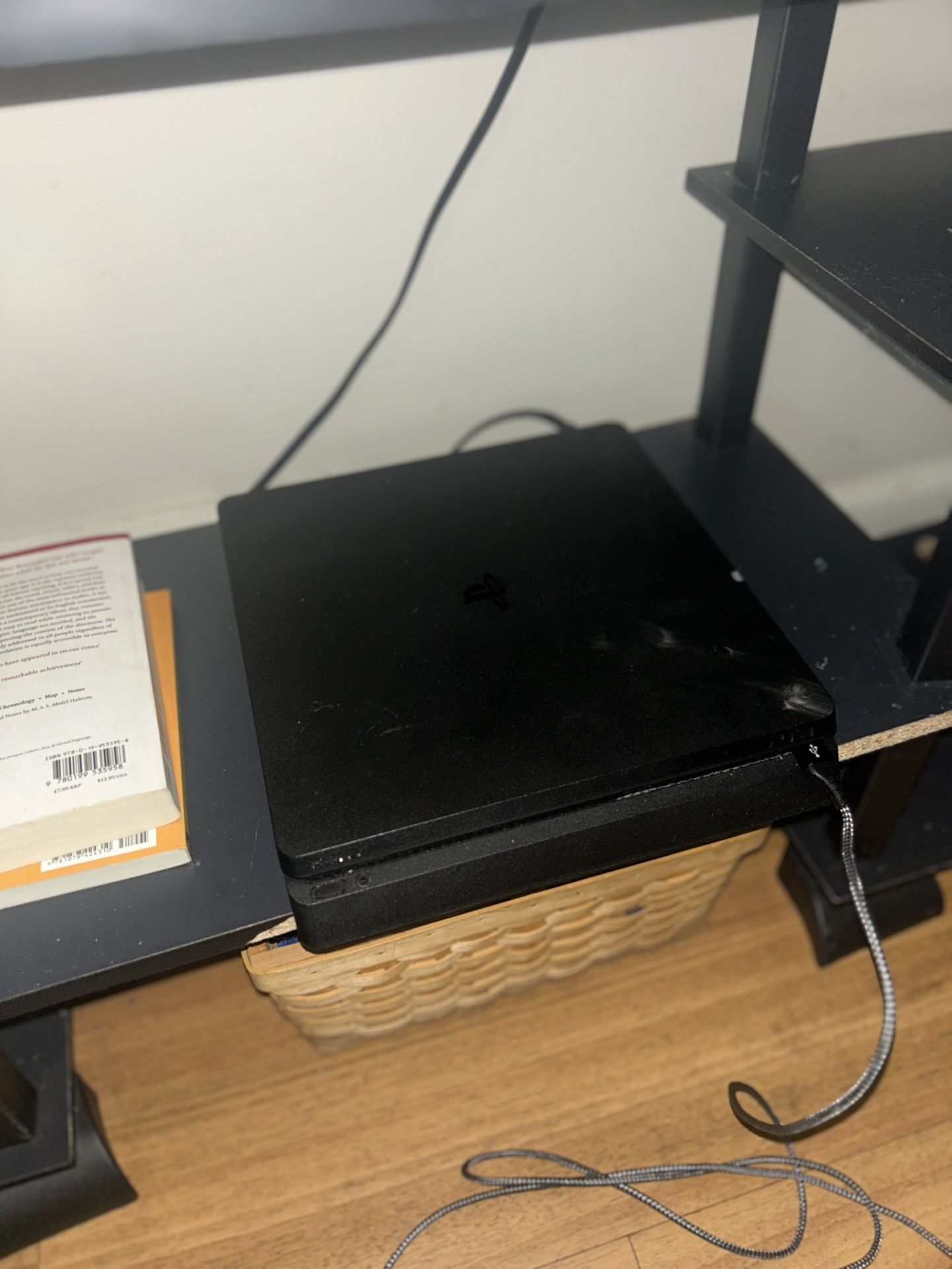 PLAYSTATION 4