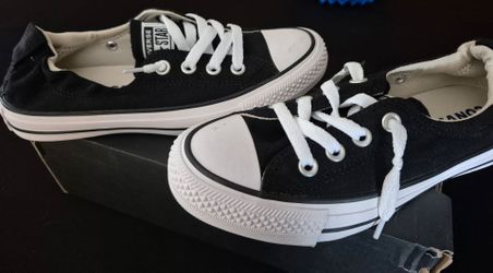 Converse size 6.5  *women * one used