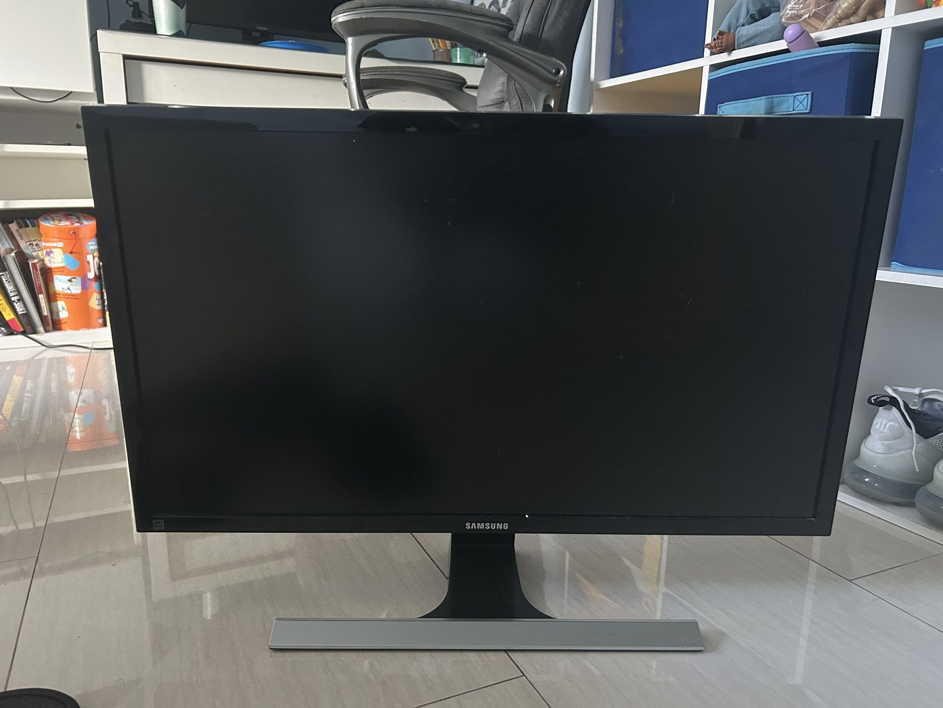 Samsung U28E590D Monitor