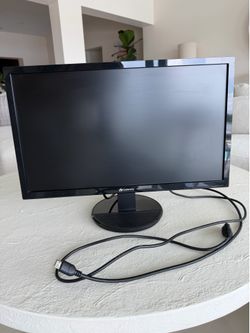 24” screen with cables