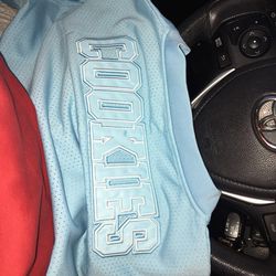 Size: Men’s Medium Cookies/Shorline Mafia Jersey