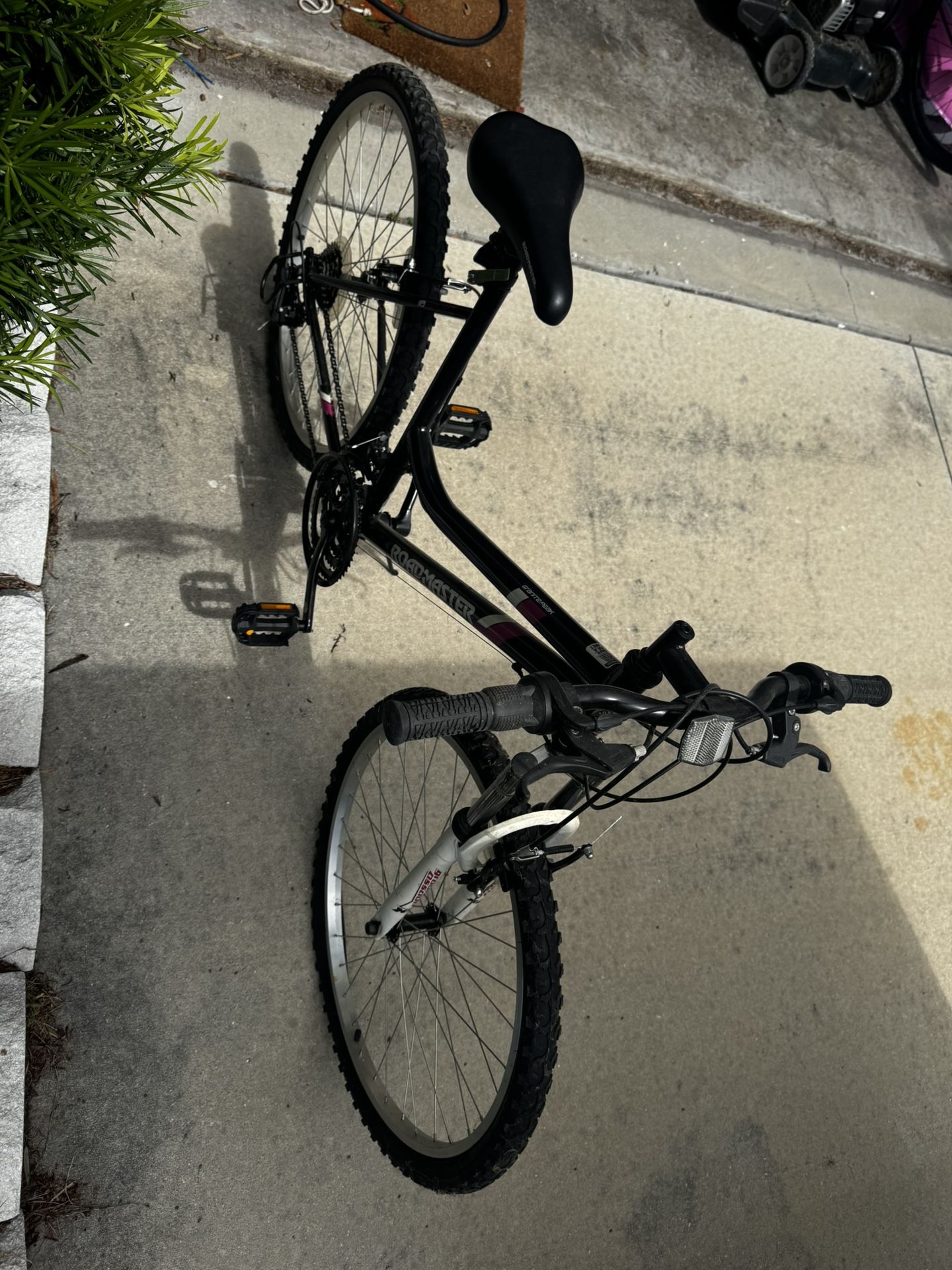 Road master Granite Peak Mountain Bike For Sale 
