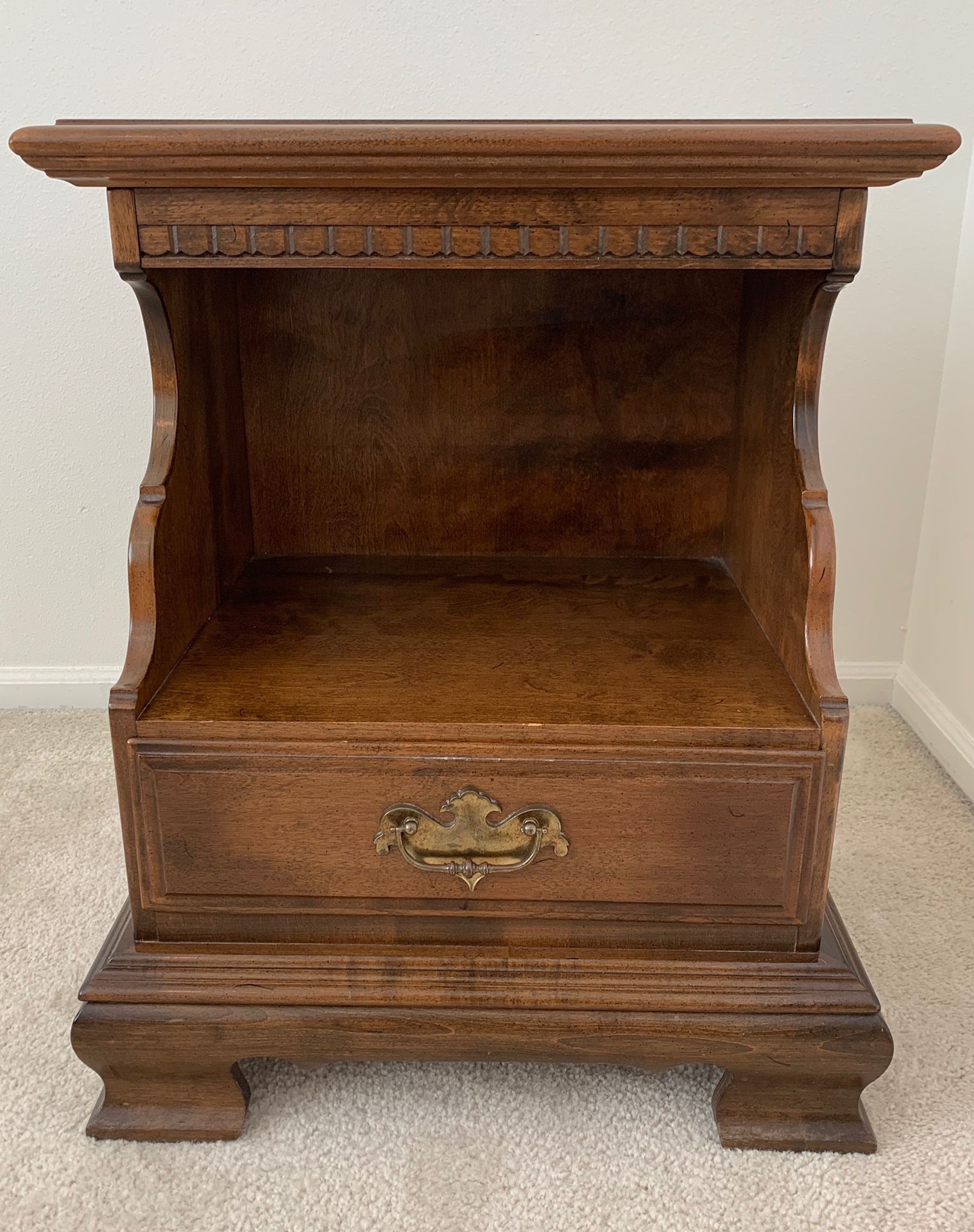 Ethan Allen Night Stand/End Table $80 OBO (Please read Ad)