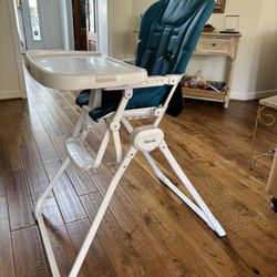 Joovy Nook high chair 