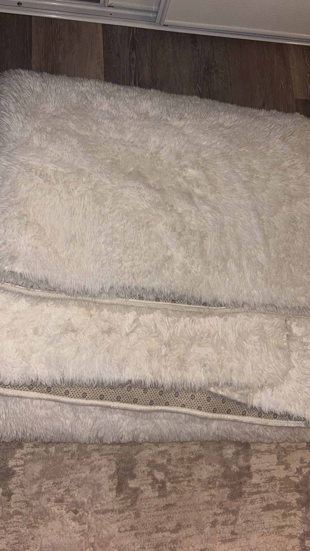 White Fluffy Rug 8x10.