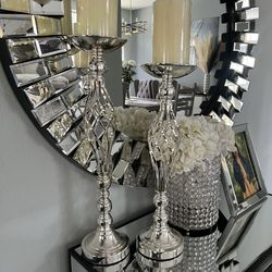 Candle holders  🕯️ & vase with flowers