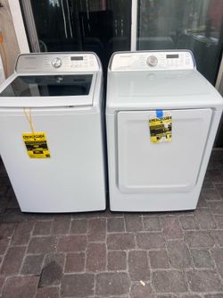 Washer and Gas dryer Like New