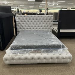 TUFTED BEDFRAMES IN KING AND QUEEN