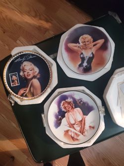 3pc Marilyn Monroe collectible plates